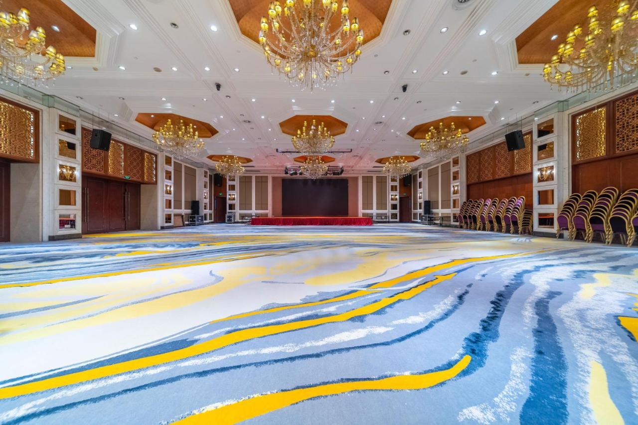 Ramada Yichang Hotel Exterior foto
